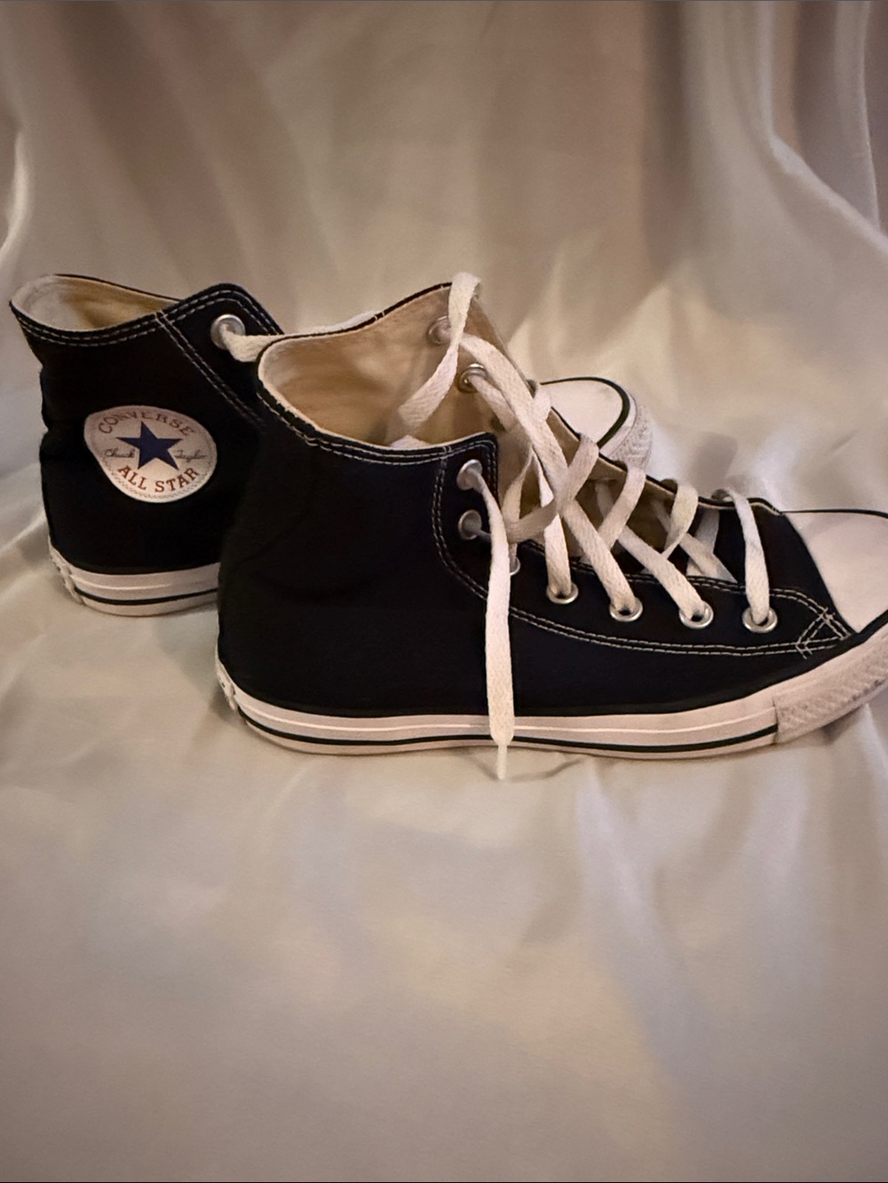 Converse Black and White High Top  Chuck Taylor shoes- women size 8 - Picture 4 of 7